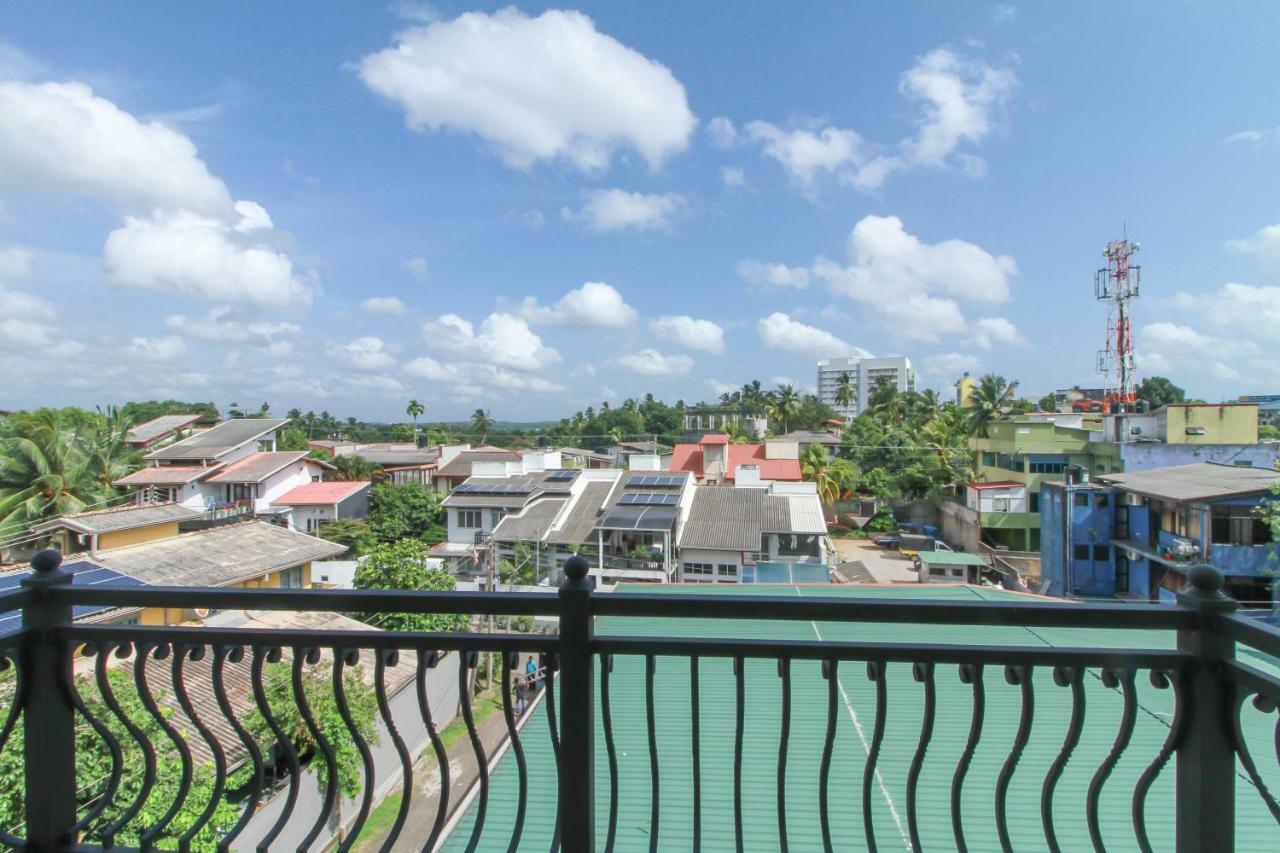 Hotel Queensbury Malabe Кадувела Экстерьер фото
