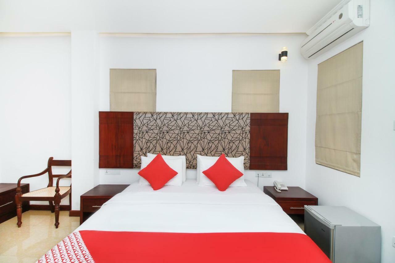 Hotel Queensbury Malabe Кадувела Экстерьер фото
