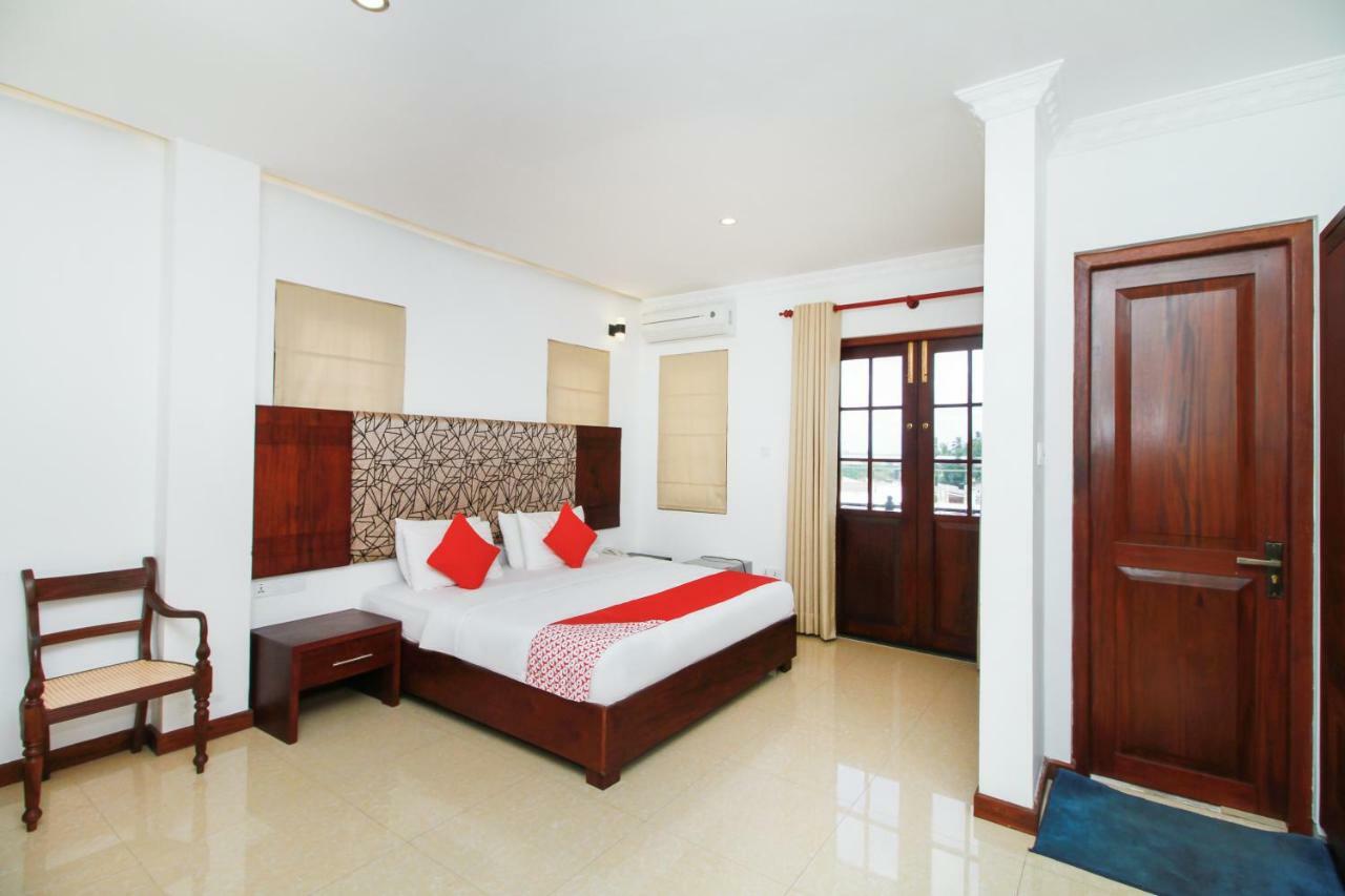 Hotel Queensbury Malabe Кадувела Экстерьер фото