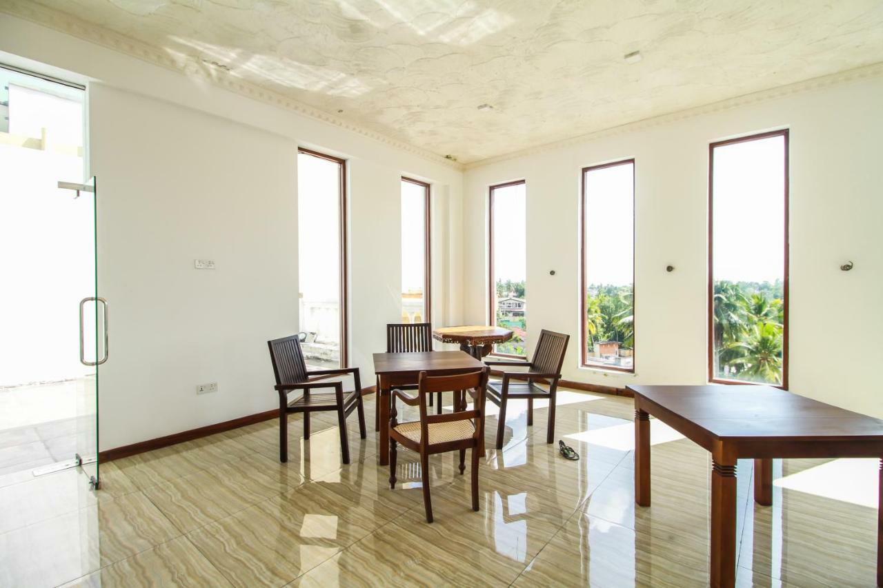 Hotel Queensbury Malabe Кадувела Экстерьер фото